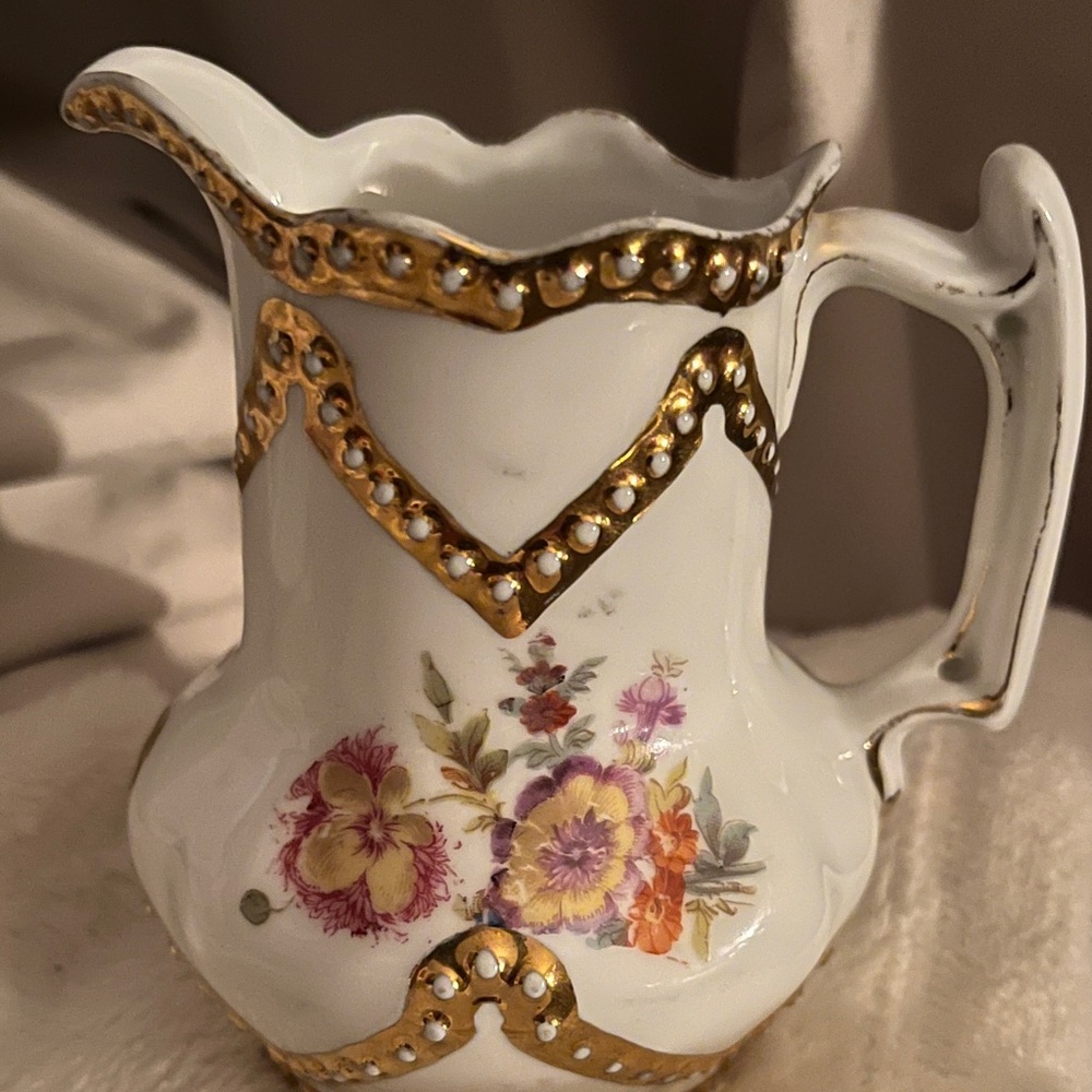Gorgeous things! Mini pitcher